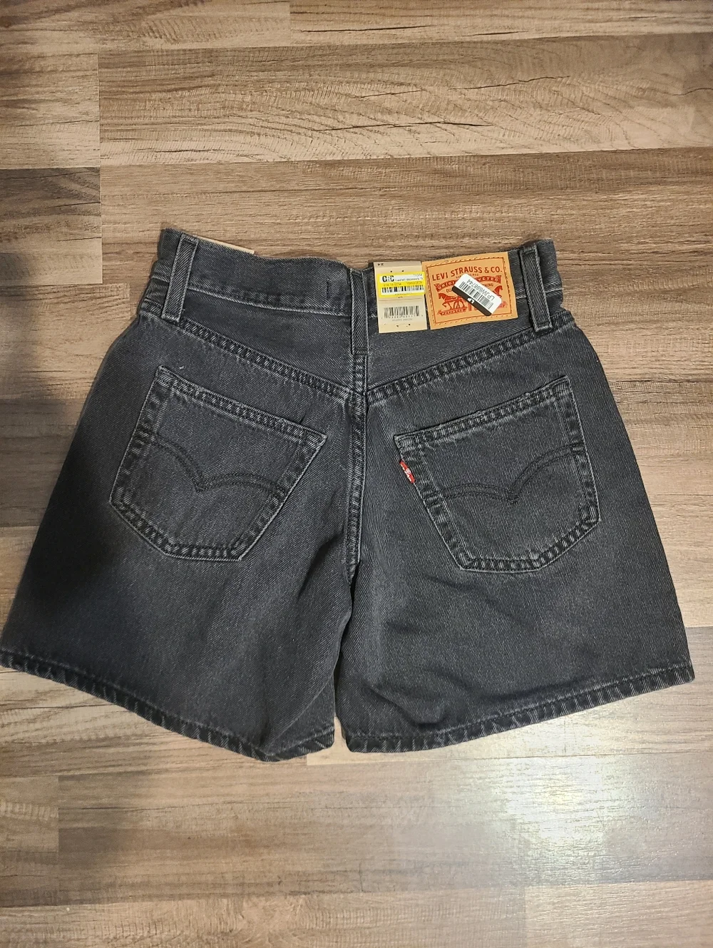 Black High-Waist Levi's Denim Shorts - Picture 2 of 2